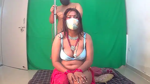 Snapshot of YourSuperTanya chatting on 04/10/26, 12:23 YourSuperTanya online show from 04/10/26, 12:23