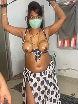 Snapshot of YourSuperTanya chatting on 04/11/26, 07:56 YourSuperTanya online show from 04/11/26, 07:56