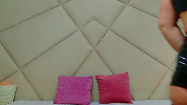 Snapshot of ChloeFrost chatting on 02/12/26, 06:13 ChloeFrost online show from 02/12/26, 06:13