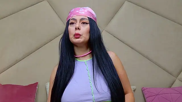 Snapshot of ChloeFrost chatting on 11/26/25, 06:13 ChloeFrost online show from 11/26/25, 06:13