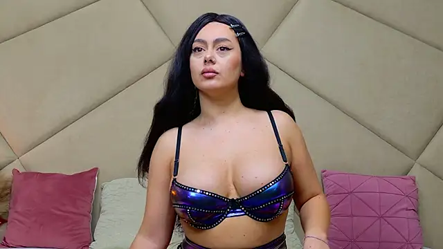 Snapshot of ChloeFrost chatting on 11/17/25, 06:06 ChloeFrost online show from 11/17/25, 06:06