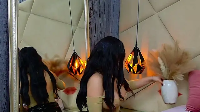 Snapshot of ChloeFrost chatting on 11/23/25, 06:01 ChloeFrost online show from 11/23/25, 06:01