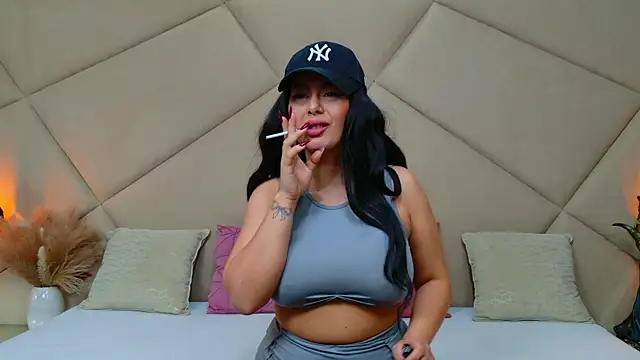 Snapshot of ChloeFrost chatting on 10/25/25, 05:17 ChloeFrost online show from 10/25/25, 05:17