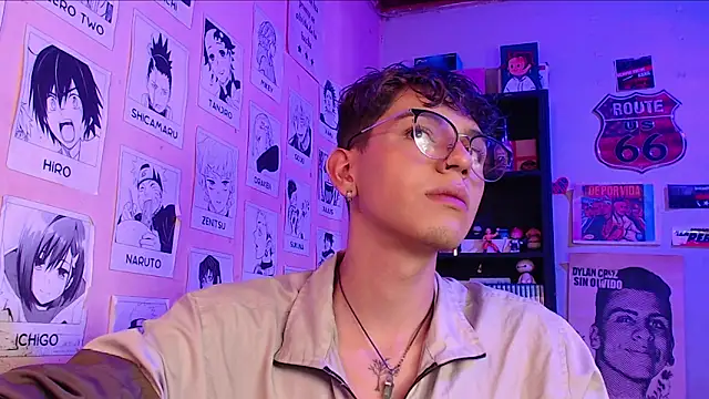 Snapshot of Mickey_Magic chatting on 02/07/25, 06:24 Mickey Magic online show from 02/07/25, 06:24