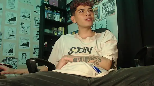 Snapshot of Mickey_Magic chatting on 03/19/25, 10:55 Mickey Magic online show from 03/19/25, 10:55