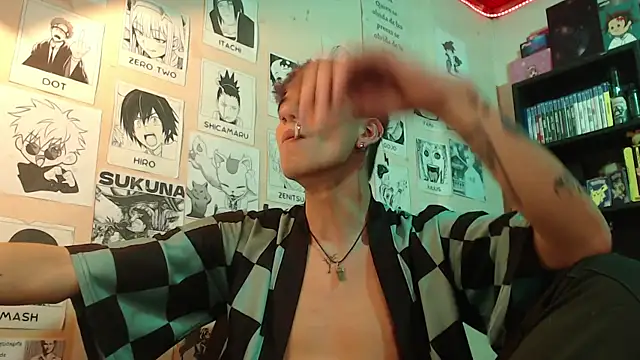 Snapshot of Mickey_Magic chatting on 02/27/25, 05:29 Mickey Magic online show from 02/27/25, 05:29