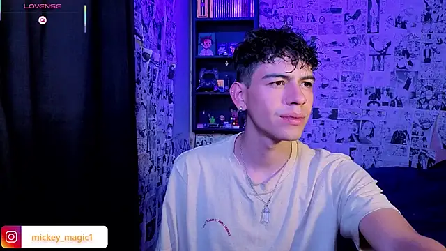 Snapshot of Mickey_Magic chatting on 01/18/26, 11:02 Mickey Magic online show from 01/18/26, 11:02