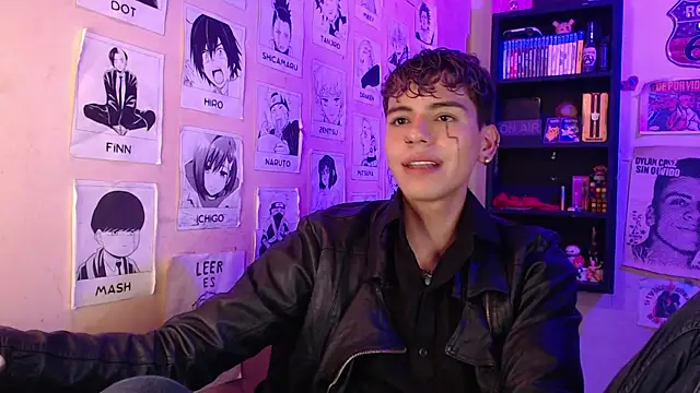 Snapshot of Mickey_Magic chatting on 02/15/25, 11:17 Mickey Magic online show from 02/15/25, 11:17