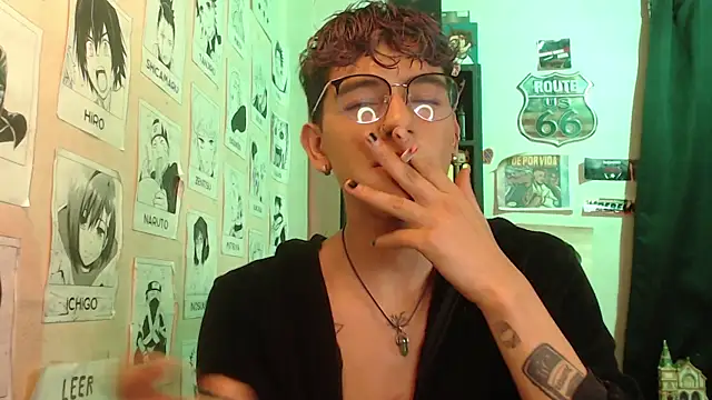 Snapshot of Mickey_Magic chatting on 02/23/25, 05:01 Mickey Magic online show from 02/23/25, 05:01