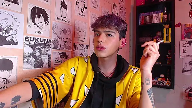 Snapshot of Mickey_Magic chatting on 03/05/25, 12:33 Mickey Magic online show from 03/05/25, 12:33