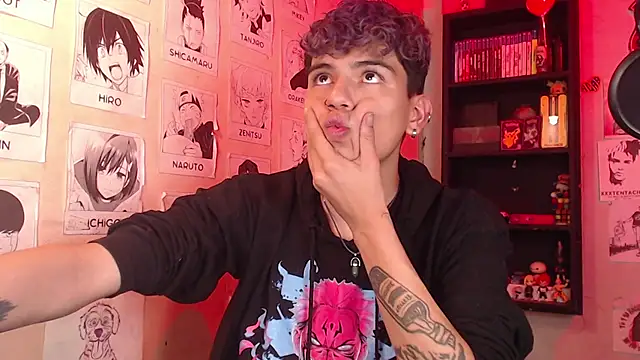 Snapshot of Mickey_Magic chatting on 02/24/25, 08:38 Mickey Magic online show from 02/24/25, 08:38