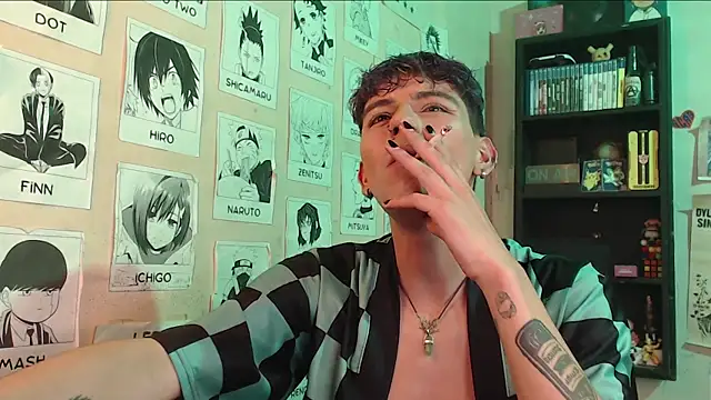 Snapshot of Mickey_Magic chatting on 02/13/25, 06:41 Mickey Magic online show from 02/13/25, 06:41