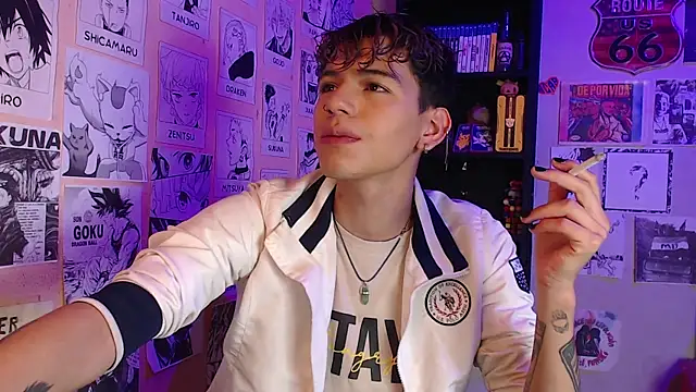 Snapshot of Mickey_Magic chatting on 03/06/25, 04:41 Mickey Magic online show from 03/06/25, 04:41