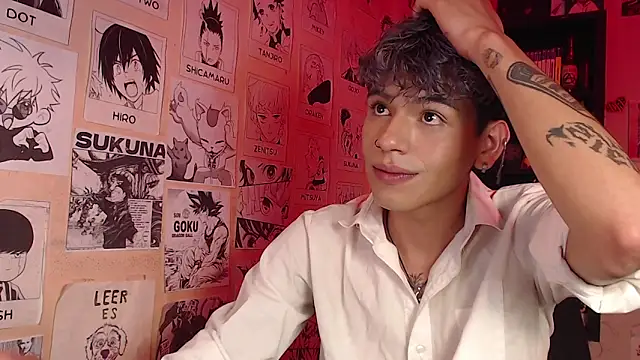 Snapshot of Mickey_Magic chatting on 03/04/25, 09:29 Mickey Magic online show from 03/04/25, 09:29