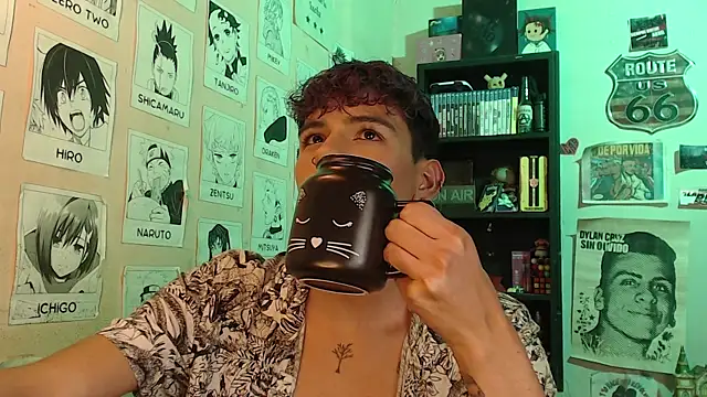 Snapshot of Mickey_Magic chatting on 02/21/25, 04:07 Mickey Magic online show from 02/21/25, 04:07