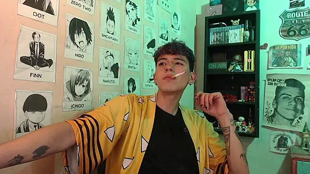 Snapshot of Mickey_Magic chatting on 02/19/25, 02:23 Mickey Magic online show from 02/19/25, 02:23