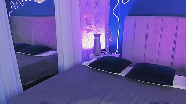 JeanneSabatier online show from 11/27/25, 08:09