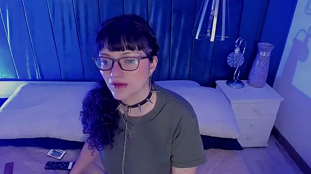 Snapshot of JeanneSabatier chatting on 03/06/25, 07:43 JeanneSabatier online show from 03/06/25, 07:43
