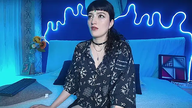 JeanneSabatier online show from 04/04/26, 07:31