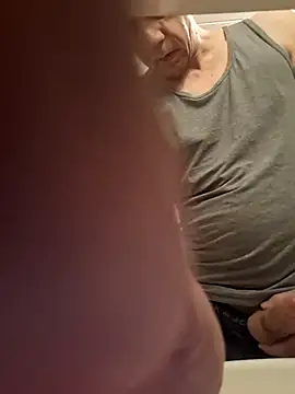 Snapshot of Speedyx0 chatting on 02/28/25, 07:15 Speedyx0 online show from 02/28/25, 07:15