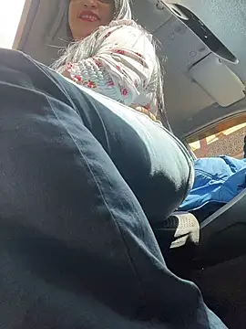 Miia Jazmin online show from 11/12/25, 04:11