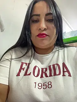 Snapshot of Miia_Jazmin chatting on 04/25/26, 07:11 Miia Jazmin online show from 04/25/26, 07:11