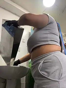 Miia Jazmin online show from 11/26/25, 11:21