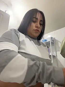 Miia Jazmin online show from 11/04/25, 04:11