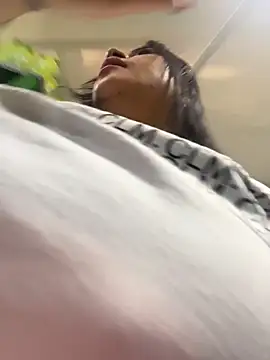 Miia Jazmin online show from 12/22/25, 12:05