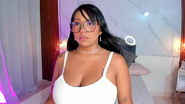 Snapshot of isabella_zc chatting on 11/10/25, 08:14 isabella zc online show from 11/10/25, 08:14