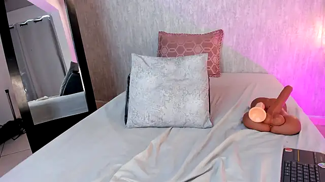 isabella zc online show from 02/26/25, 05:53