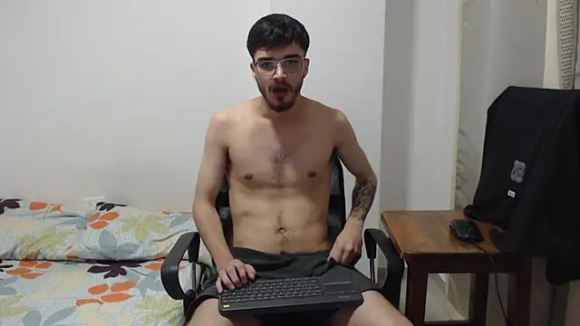 Aleex Miller online show from 11/26/25, 04:45