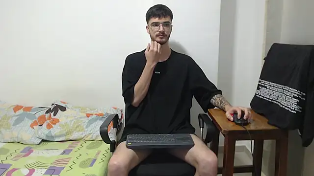 Aleex Miller online show from 11/17/25, 03:32