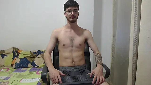 Aleex Miller online show from 12/17/25, 07:02