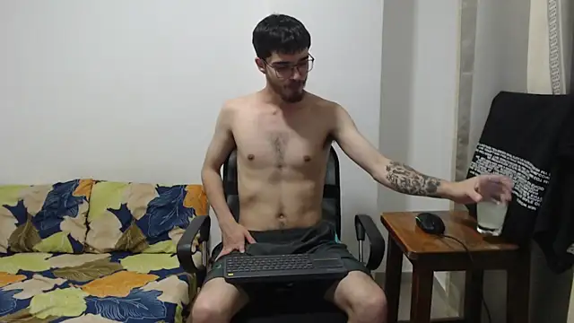 Aleex Miller online show from 11/01/25, 02:07