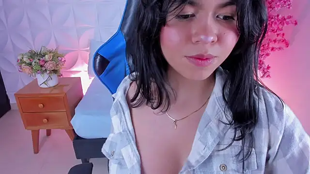 adarna13  online show from 11/29/25, 07:36