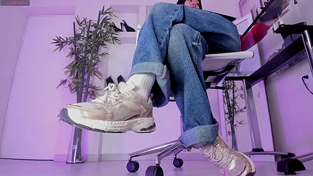 hannah howeell   online show from 03/25/26, 09:41