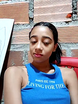 Snapshot of Zoe_Sweett18 chatting on 09/19/25, 12:20 Zoe Sweett18 online show from 09/19/25, 12:20
