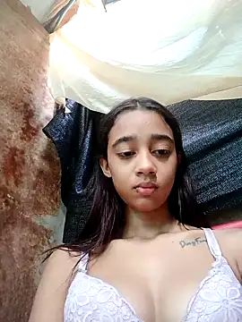 Snapshot of Zoe_Sweett18 chatting on 02/14/25, 12:47 Zoe Sweett18 online show from 02/14/25, 12:47
