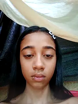 Snapshot of Zoe_Sweett18 chatting on 02/26/25, 07:32 Zoe Sweett18 online show from 02/26/25, 07:32