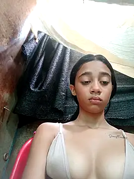 Snapshot of Zoe_Sweett18 chatting on 03/20/25, 12:54 Zoe Sweett18 online show from 03/20/25, 12:54
