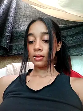 Snapshot of Zoe_Sweett18 chatting on 03/21/25, 07:46 Zoe Sweett18 online show from 03/21/25, 07:46