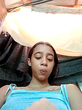 Snapshot of Zoe_Sweett18 chatting on 02/13/25, 07:21 Zoe Sweett18 online show from 02/13/25, 07:21