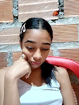 Snapshot of Zoe_Sweett18 chatting on 09/18/25, 12:30 Zoe Sweett18 online show from 09/18/25, 12:30