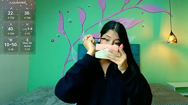 Connie Bell online show from 10/24/25, 04:50