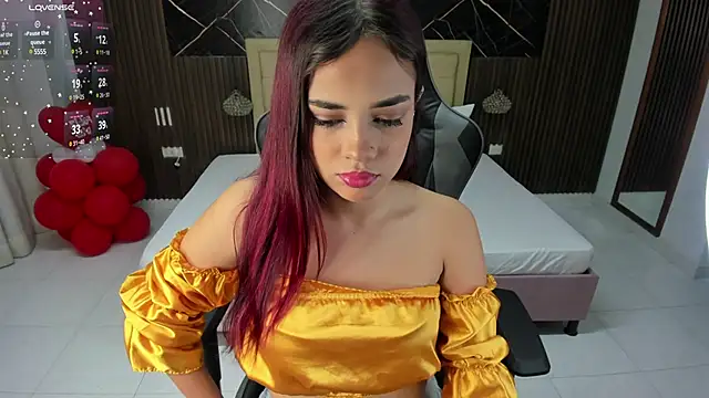 Snapshot of Lolly_18 chatting on 03/03/25, 12:06 Lolly 18 online show from 03/03/25, 12:06