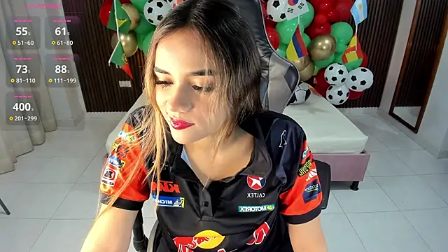 Snapshot of Lolly_18 chatting on 06/19/26, 08:03 Lolly 18 online show from 06/19/26, 08:03