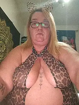 diosacurvy1984 online show from 11/09/25, 04:55