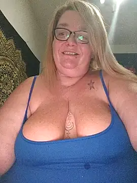 diosacurvy1984 online show from 11/18/25, 11:15