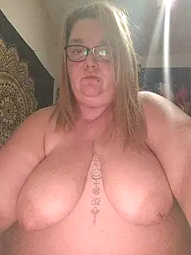 diosacurvy1984 online show from 11/24/25, 11:05